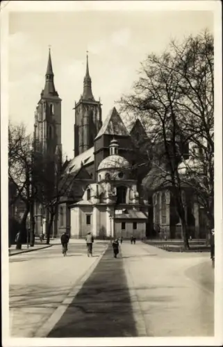Ak Wrocław Breslau Schlesien, Straßenpartie mit Blick auf den Dom, Ostansicht