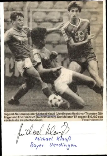 Zeitungsausschnitt Fußballer Michael Klauß auf dem Feld, KFC Uerdingen 05, Autogramm