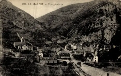 Ak La Malène Lozère, Landschaftsansicht, Ort  Berge, Häuser, Kirche
