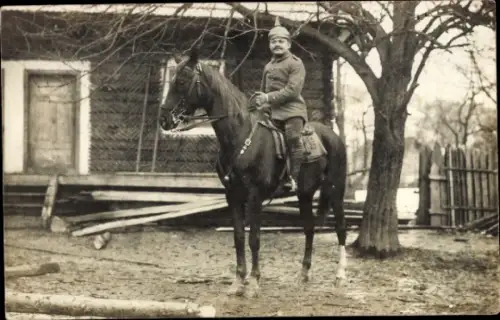 Foto Ak Soldat zu Pferd, Uniform