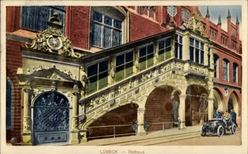 Ak Hansestadt Lübeck, Lübeck Rathaus, Treppe, Auto,  