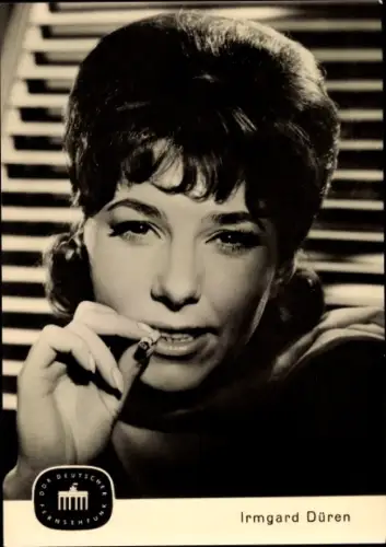 Ak Ansagerin Irmgard Düren, DDR Deutscher Fernsehfunk, Portrait
