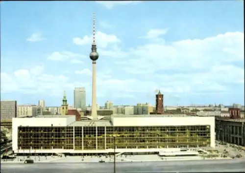 Ak Berlin, Blick auf den Palast der Republik mit Fernsehturm 