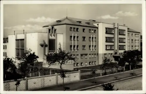 Ak Kroměříž Kremsier Region Zlin, Kloster, Bäume, Straße, Schwarz-Weiß-Foto