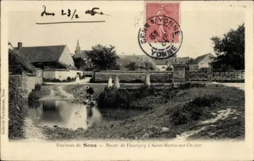 Ak Sens Yonne, Landschaftsaufnahme, Fluss, Brücke, Bäume, Poststempel, Text auf Französisch