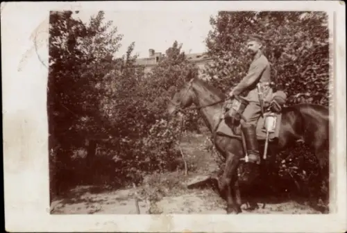 Foto Ak Deutscher Soldat zu Pferd, Uniform