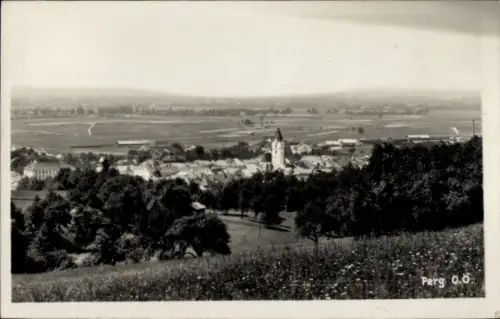 Ak Perg Oberösterreich, Schwarz-Weiß-Foto, Stadtansicht, Kirche, Felder, Perg