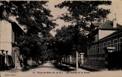 CPA Sucy en Brie Val-de-Marne, Les Ecoles et la Poste
