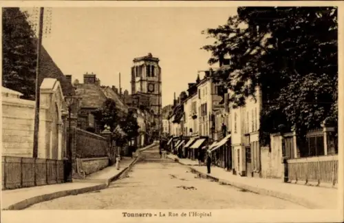 Ak Tonnerre Yonne, Straße mit Häusern, Uhrturm, Geschäfte, schwarz-weiß, Tonnerre