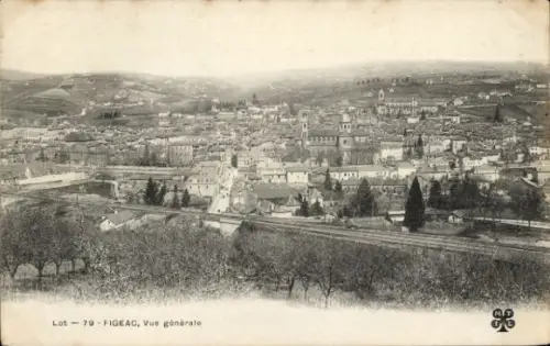 Ak Figeac Lot,  allgemeine Ansicht, Stadtlandschaft, Bahngleise, Bäume