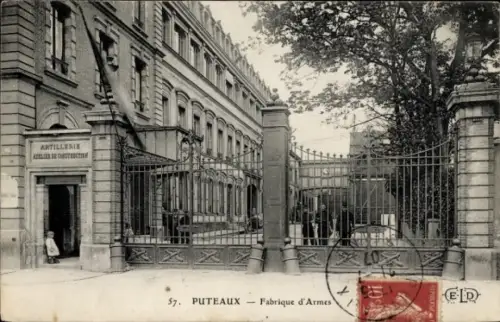 Ak Puteaux Hauts de Seine, Fabrique d'Armes,  Artillerie, Eingangstor, Personen