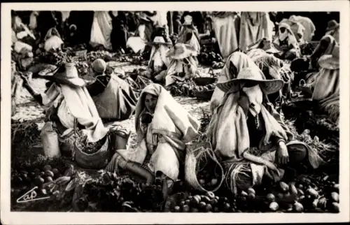 Ak Tanger Marokko, Les Marchands de fruits, Obsthändlerinnen, Maghreb