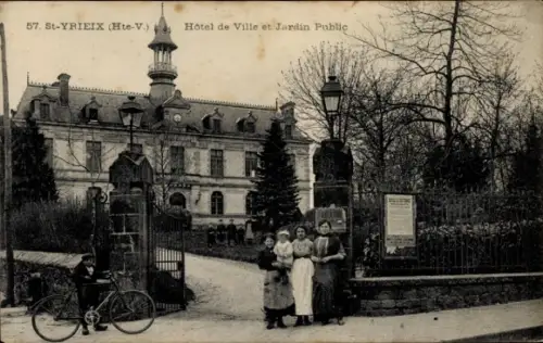 Ak St. Yrieix Haute Vienne, Hotel de Ville, Jardin Public