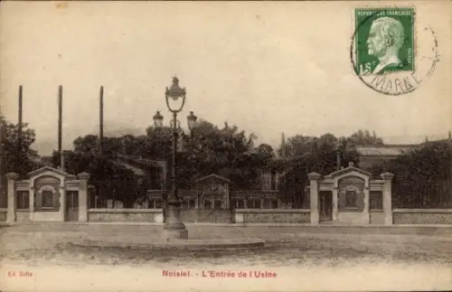 Ak Noisiel Seine-et-Marne,  L'Entrée de l'Usine,  Fabrik, Straßenlaterne, Poststempel