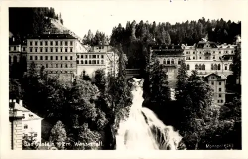 Ak Bad Gastein Badgastein in Salzburg,  Wasserfall,  Gebäude, Schwarz-Weiß-Fotografie