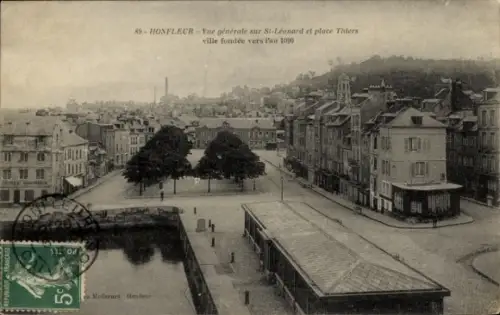 Ak Honfleur Calvados, Schwarz-Weiß-Bild, Hafenansicht, St. Léonard, Platz Thiers, französische Re