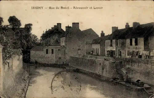 Ak Isigny sur Mer Calvados, ISIGNY, Rue du Brésil, Abreuvoir, Lavoir, Kanal, Häuser