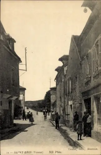 Ak Saint Bris Yonne, Rue, Résidents
