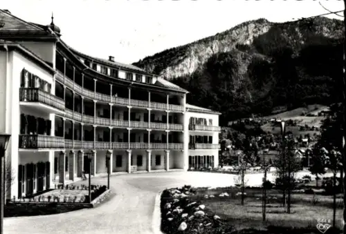 Ak Bad Goisern am Hallstättersee Oberösterreich, Kurort  Hotelansicht, Berge im Hintergrund