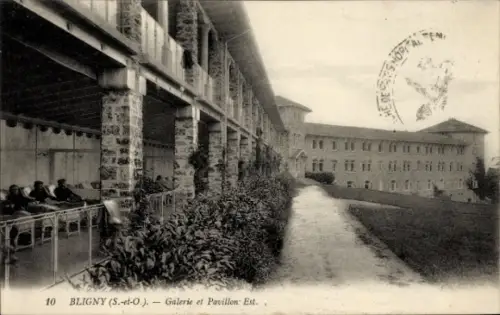 Ak Bligny sur Ouche Côte-d'Or,  Galerie und Pavillon Est, Menschen auf Veranda, Poststempel