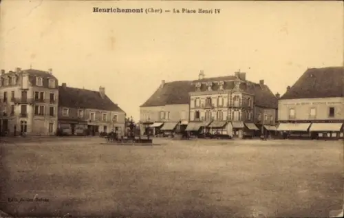Ak Henrichemont Cher,  Platz Henri IV,  Gebäude, 
