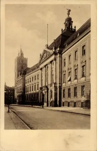 Foto Ak Frankfurt an der Oder, Regierungsgebäude, Kirchturm