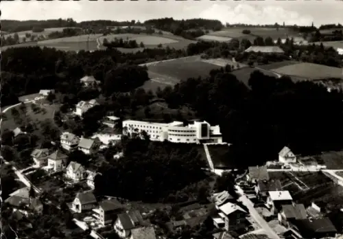 Ak Kremsmünster in Oberösterreich, Luftbild, Exerzitienheim Subiaco, ländliche Umgebung, 1200 Jah