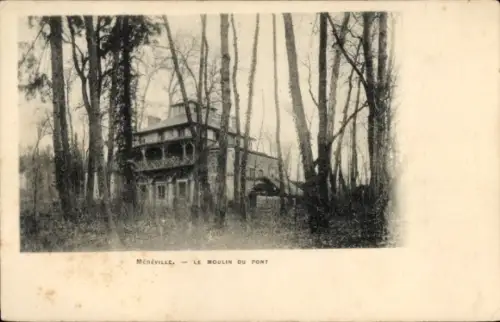 Ak Méréville Essonne,  Le Moulin du Pont, Gebäude im Wald, Schwarz-Weiß-Foto