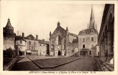 Ak Airvault Deux Sevres,  Kirche, Platz, Donjon,  Architektur