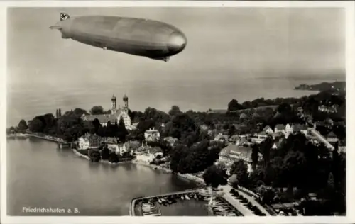 Ak Friedrichshafen am Bodensee, Luftschiff LZ 127 Graf Zeppelin, Fliegeraufnahme