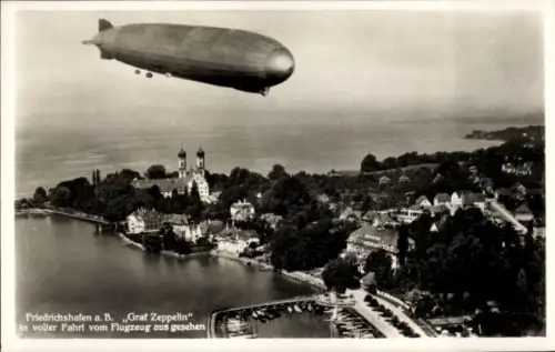 Ak Friedrichshafen am Bodensee, Luftaufnahme von  Graf Zeppelin, Bodensee, Flugzeugperspektive