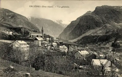 Ak Orcières Hautes Alpes, Berglandschaft, Dorfansicht, Kirche, Berge im Hintergrund