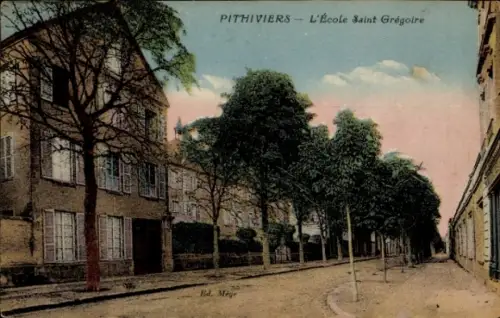 Ak Pithiviers Loiret,  L'École Saint Grégoire, Bäume, Straße, 