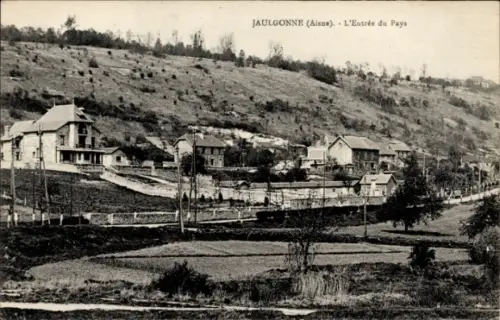Ak Jaulgonne Aisne, Landschaft mit Häusern, Hügeln, Feldern,  Aisne