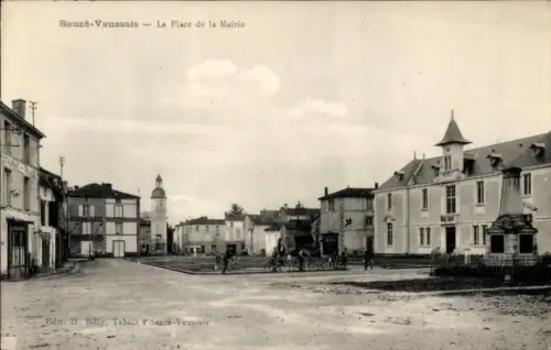 Ak Sauzé Vaussais Deux Sevres, Place de la Mairie