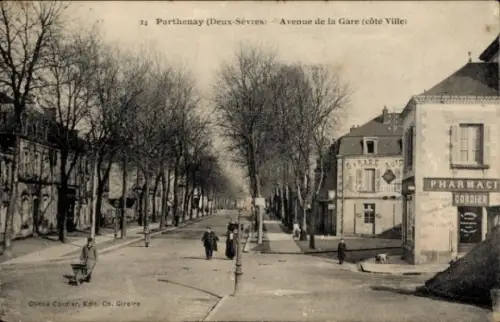 Ak Parthenay Deux Sevres, Avenue de la Gare