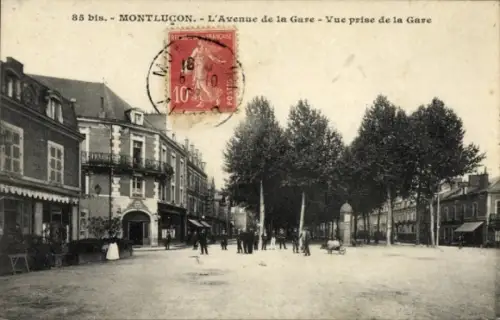 Ak Montluçon Allier,  Avenue de la Gare, Menschen auf der Straße, Poststempel
