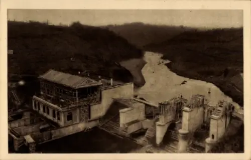 Ak Eguzon Indre, Bau des Roche-au-Moine-Staudamms, flussabwärts des Eguzon-Staudamms