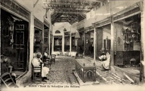 Ak Tunis Tunesien, Souk Es Sekadjine, Markthallen, Händler