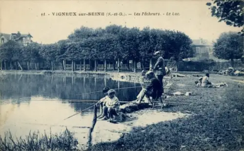 Ak Vigneux sur Seine Essonne, Les Pecheurs, le Lac, Angler