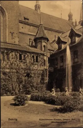 Ak Gdańsk Danzig, Franziskaner-Kloster, Innerer Hof, Stadtmuseum