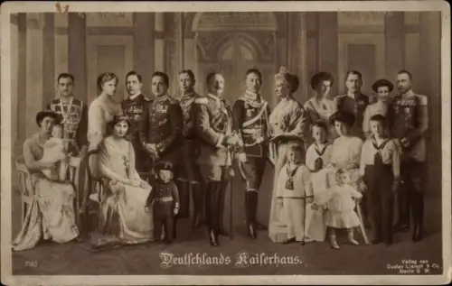 Ak Deutsches Kaiserhaus unter Kaiser Wilhelm II., Auguste Viktoria, Gruppenportrait, Liersch 7163