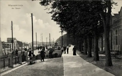 Ak Ostseebad Warnemünde Rostock, Am Strom
