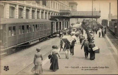 Ak Calais Pas de Calais, Arrivee du rapide Calais-Bale en gare maritime