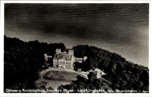Ak Sassnitz auf Rügen, Luftaufnahme von Schloss Dwasieden