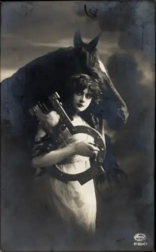 Ak Junge Frau mit Handharfe, Pferdekopf, Amag 1824 1
