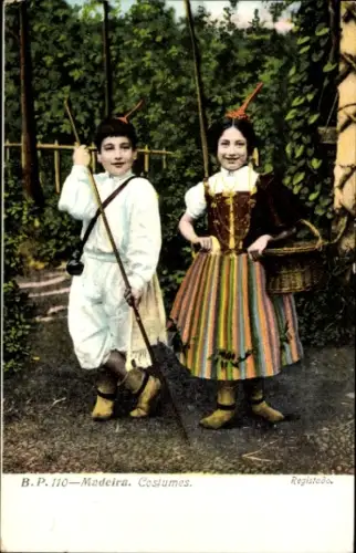 Ak Insel Madeira Portugal, Costumes, Kinder in Tracht
