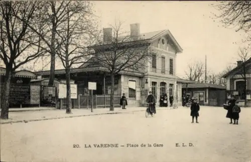Ak La Varenne Val de Marne, Place de la Gare