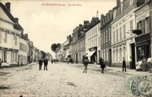 Ak Etrépagny Eure, Grande Rue, piétons