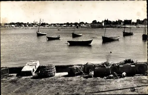 Ak Barfleur Manche, Le Port et le Terrain de Camping du Crako